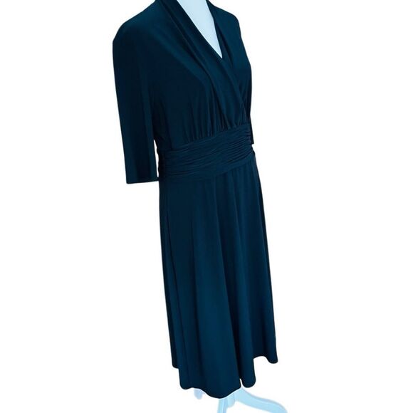 Evan Picone Surplice Neckline Ruched Waist Dress Size 14. - Picture 9 of 10